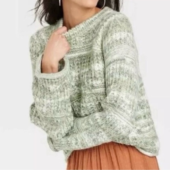 Universal Thread Sweaters - Universal Thread green chunky Bell sleeve Sweater NWOT